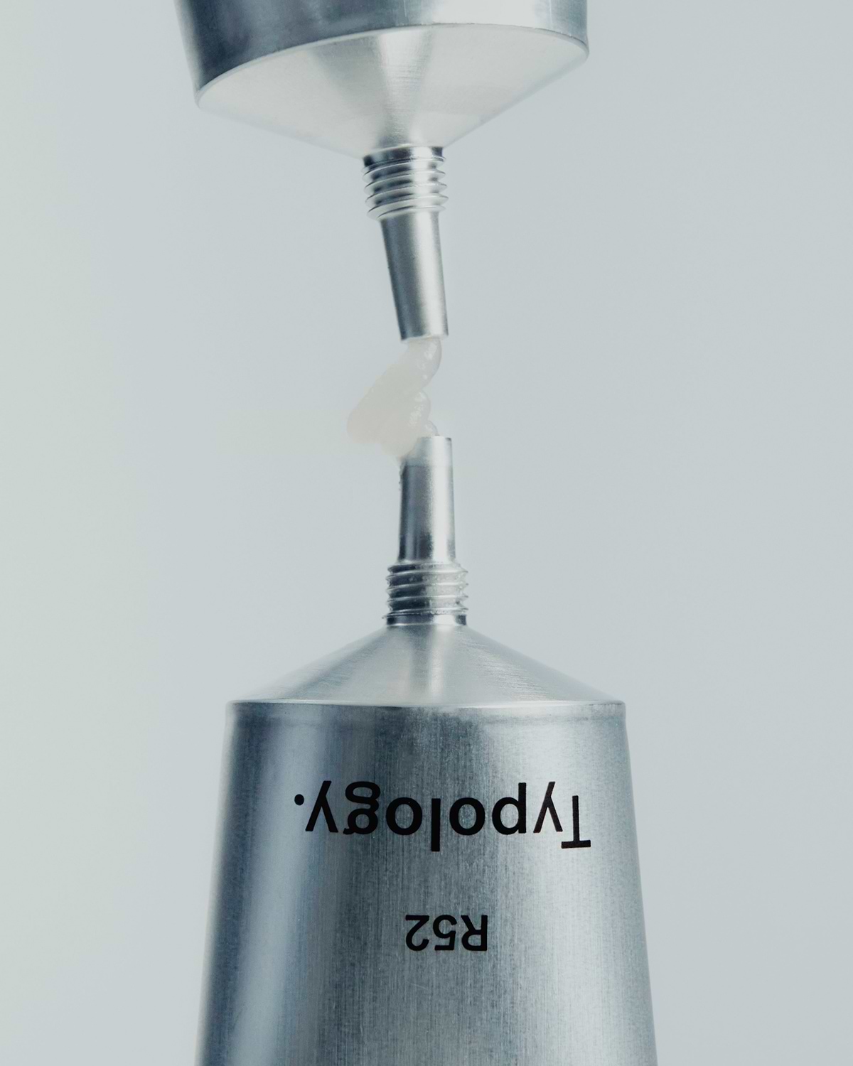 Typology. プレミッシュ フェイススクラブ 2%硫酸塩✘2本タイポロジー Exfoliating Scalp scrub — Typology