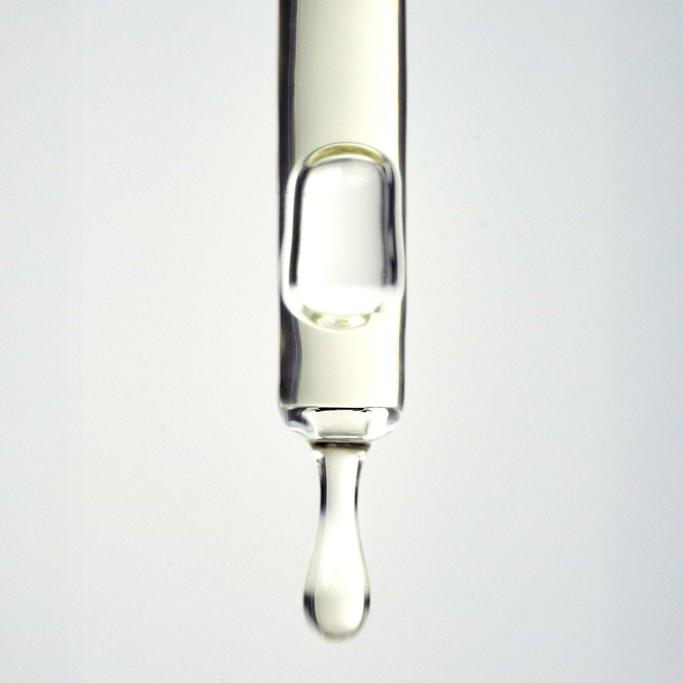 Radiance Serum - 15% Vitamin C Complex + 1% Vitamin E - Typo