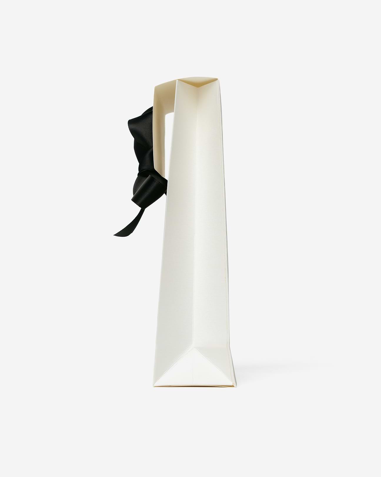 Small gift pouch with satin ribbon — Typology