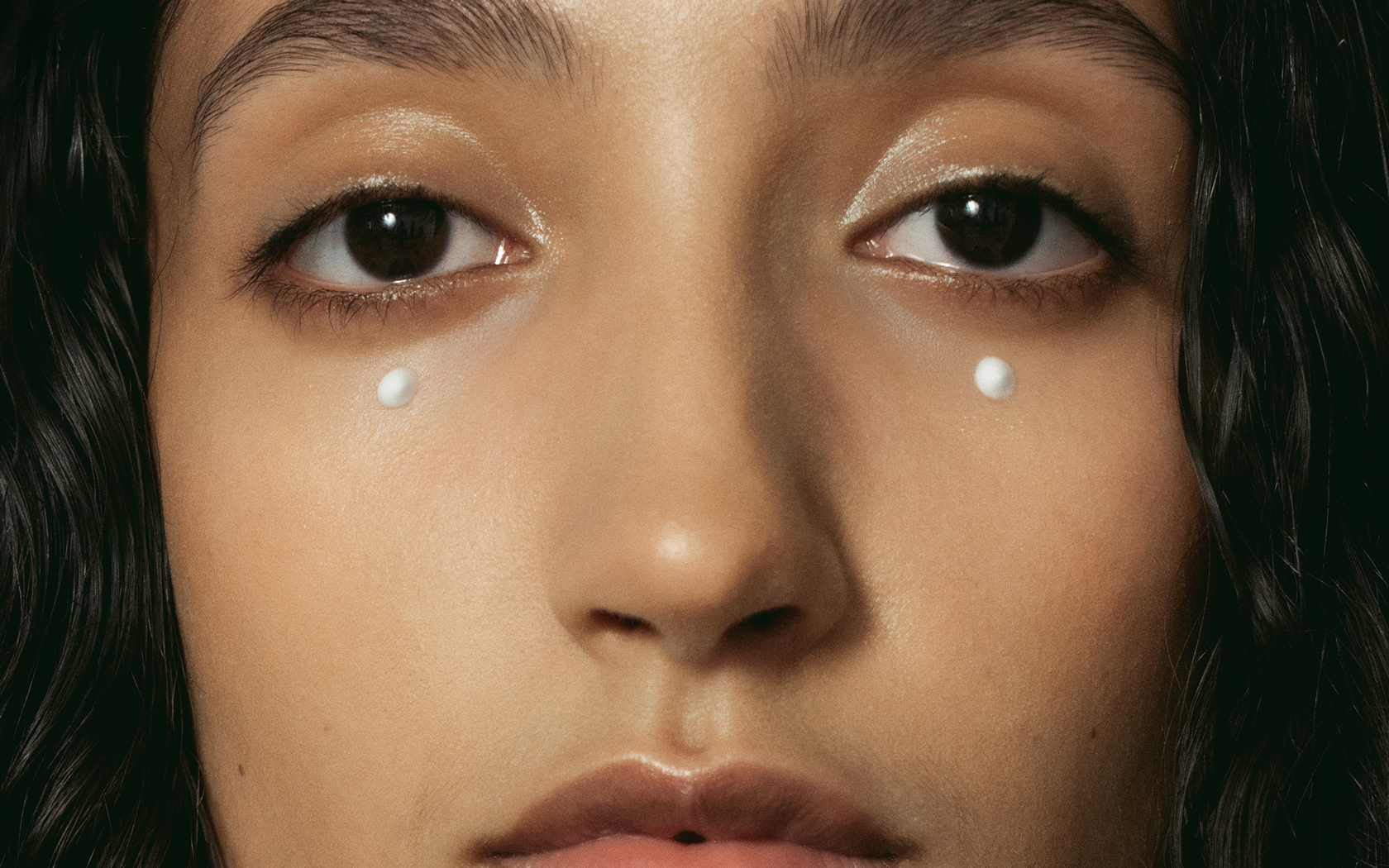 Crème contour des yeux cernes et poches Caféine 2% — Typology