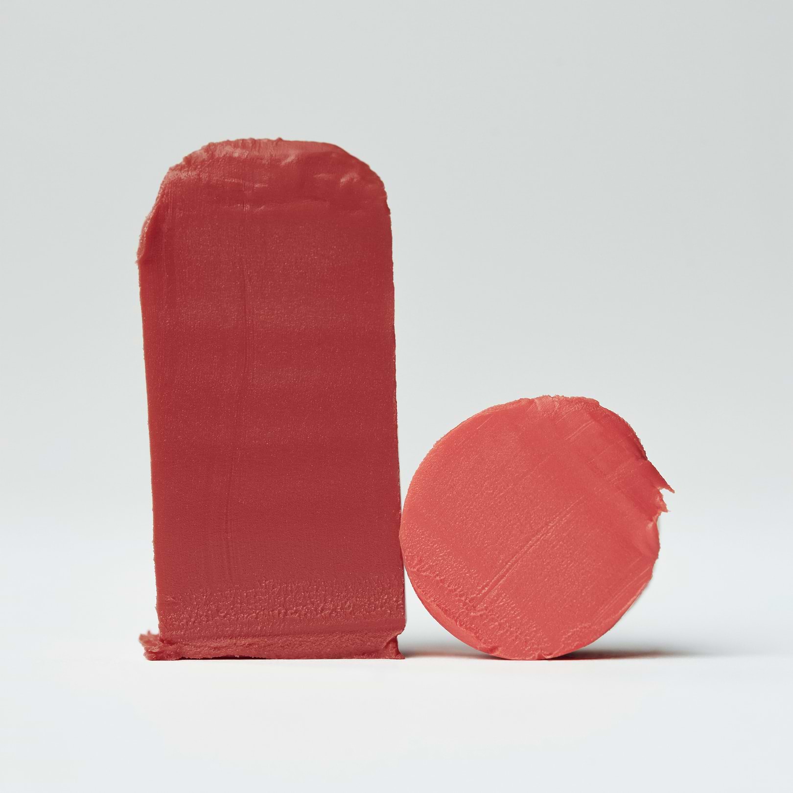 リプレニッシング リップバーム — Typology